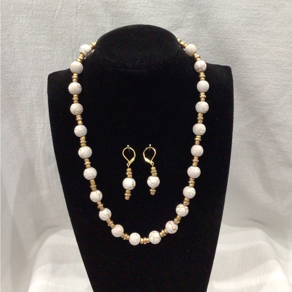 Chic Gold and Cream Beaded Necklace and Earring Set - Picture 4 of 12